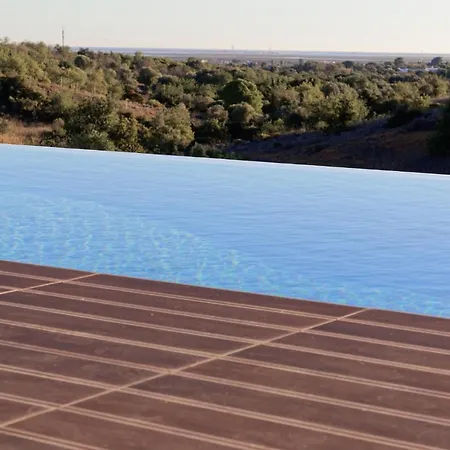 Tower W Infinity Pool Vila