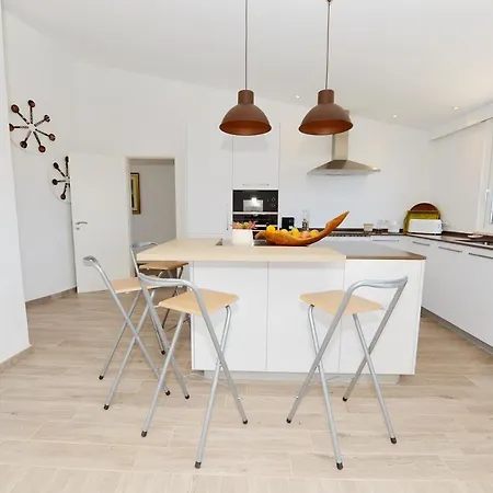 Tower W Infinity Pool